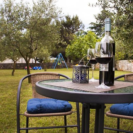 Korsa Apartment Sveti Lovreč Pazenatički 外观 照片