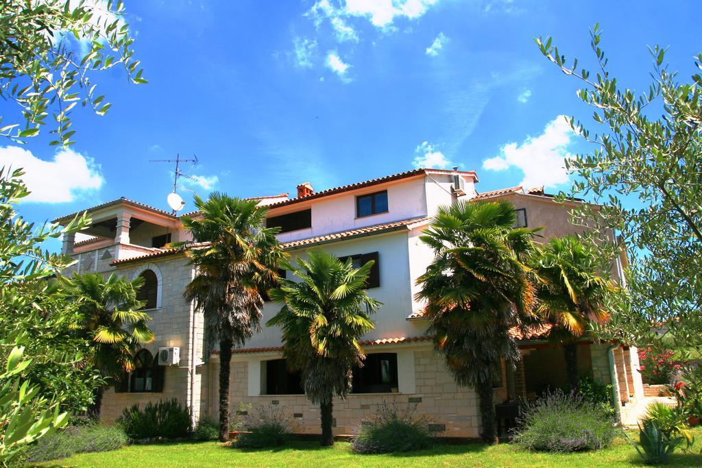 Korsa Apartment Sveti Lovreč Pazenatički 外观 照片