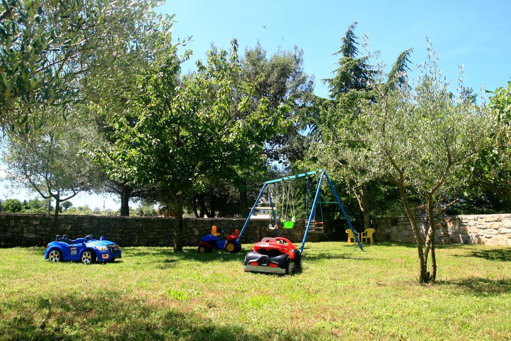 Korsa Apartment Sveti Lovreč Pazenatički 外观 照片