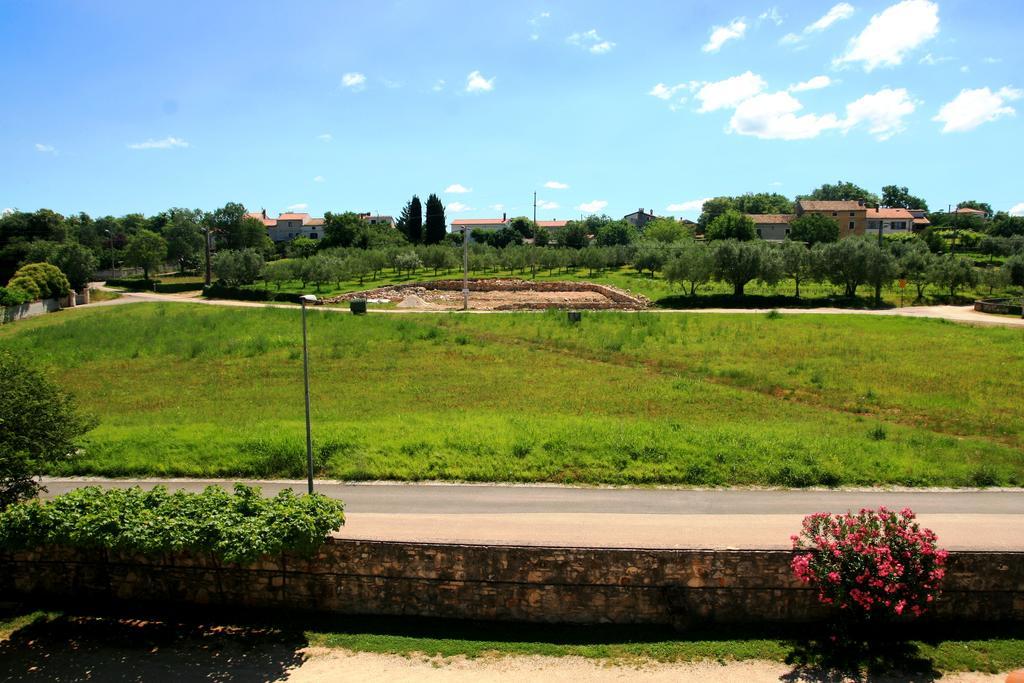 Korsa Apartment Sveti Lovreč Pazenatički 外观 照片