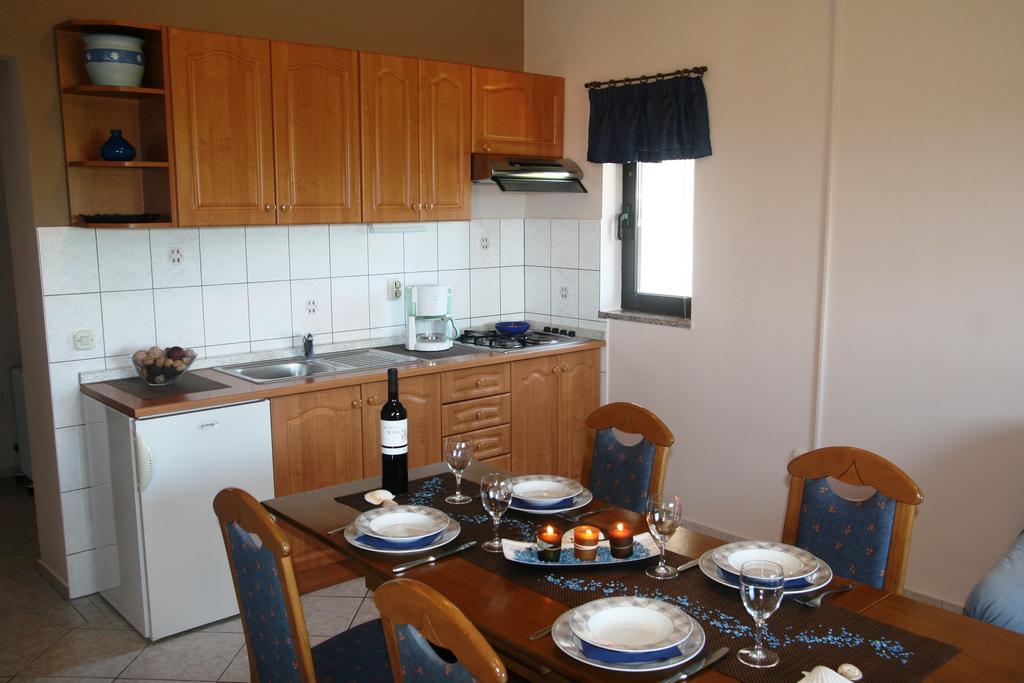Korsa Apartment Sveti Lovreč Pazenatički 外观 照片