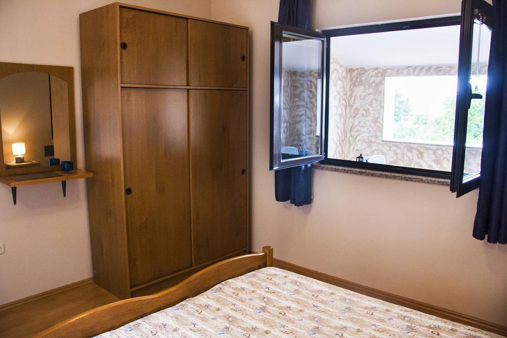 Korsa Apartment Sveti Lovreč Pazenatički 外观 照片